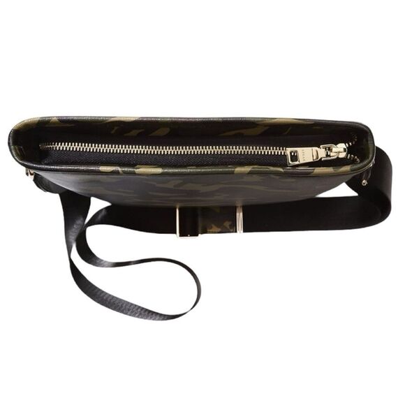 Spear Brands Camo Unisex Cross Body Bag With Satin Lined Storage Box! New - Picture 4 of 5